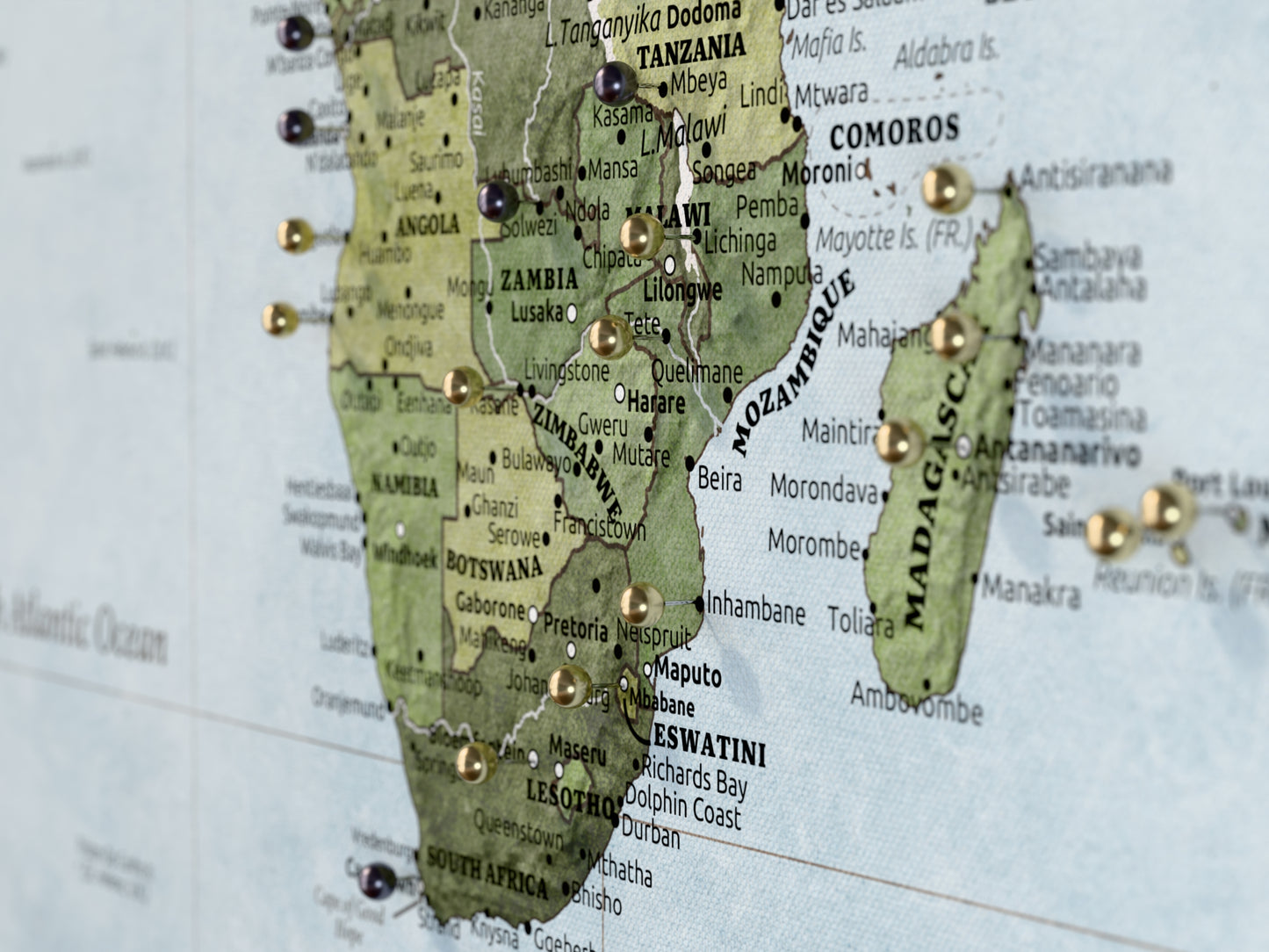 Carte du Monde Personnalisée sur Toile avec Épingles - Terre Pure